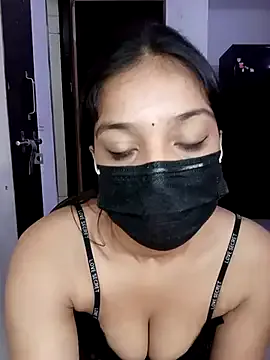 Yiyi-707 – webcam model profile photo Image 14