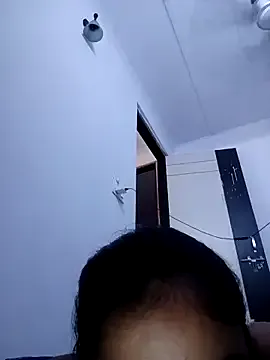 Yiyi-707 – webcam model profile photo Image 18