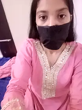 Yiyi-707 – webcam model profile photo Image 2