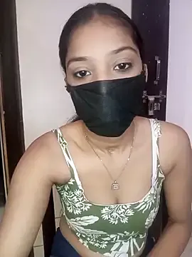 Yiyi-707 – webcam model profile photo Image 7