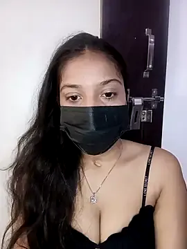 Yiyi-707 – webcam model profile photo Image 8