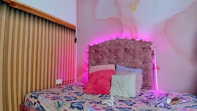 Rose_berry – webcam model profile photo Image 8