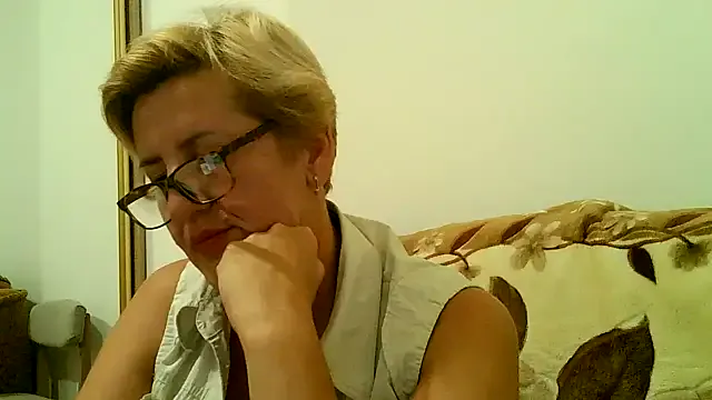 Sugarlina – webcam model profile photo Image 18