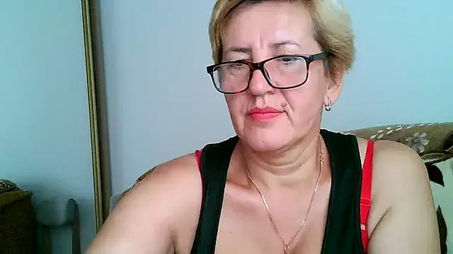 Sugarlina – webcam model profile photo Image 9