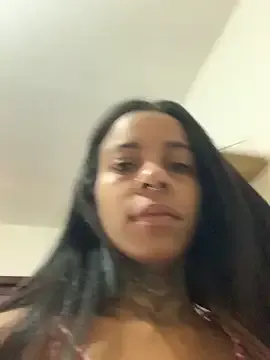 dovia – webcam model profile photo Image 17