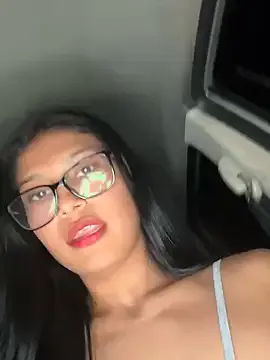 valerie_james3 – webcam model profile photo Image 3