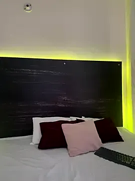 valerie_james3 – webcam model profile photo Image 7