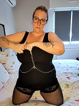 curvyflawless – webcam model profile photo Image 12