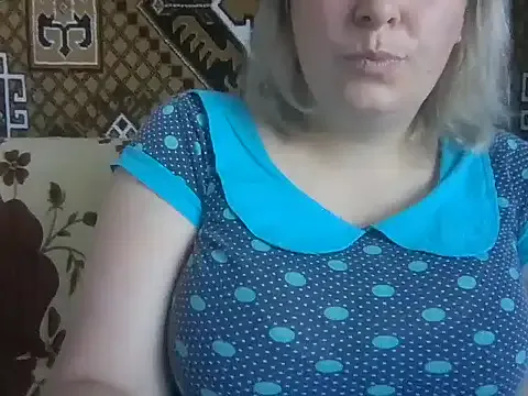 JuicyFruits93 – webcam model profile photo Image 3