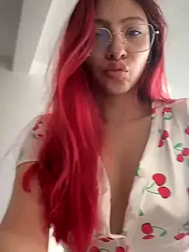 nooniemoon – webcam model profile photo Image 5