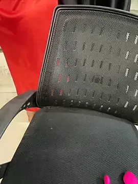 thanusi_2 – webcam model profile photo Image 12