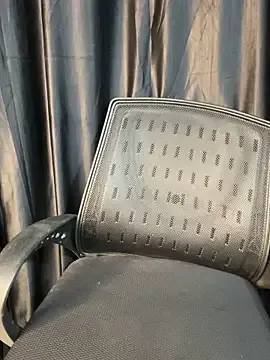 thanusi_2 – webcam model profile photo Image 15