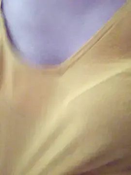 thanusi_2 – webcam model profile photo Image 2