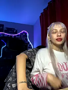 MiaWhitePink_ – webcam model profile photo Image 18