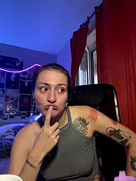 MiaWhitePink_ – webcam model profile photo Image 6