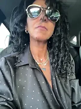 lilliiilliiillil – webcam model profile photo Image 7