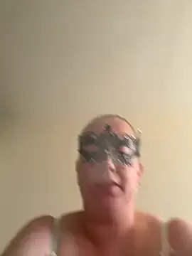 lynnalltop – webcam model profile photo Image 9