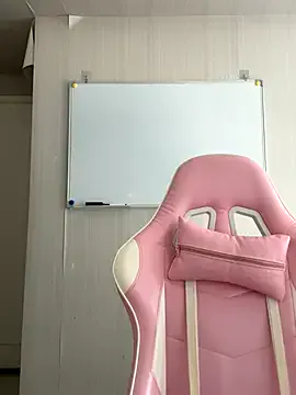 queenelia – webcam model profile photo Image 15