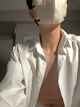 queenelia – webcam model profile photo Image 16