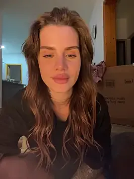 EmiliaCatalina Image 13