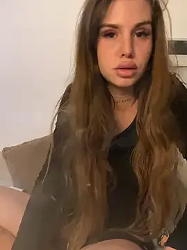 EmiliaCatalina Image 18