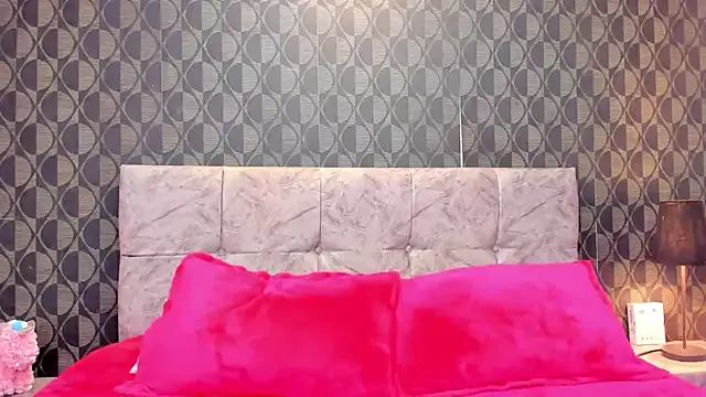 Emma96_hot – webcam model profile photo Image 14