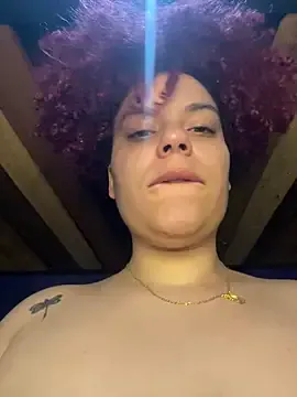 thanusi_2 – webcam model profile photo Image 10