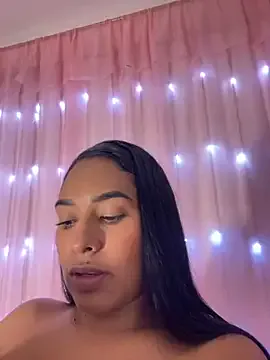 Cute-Simmi69 – webcam model profile photo Image 7