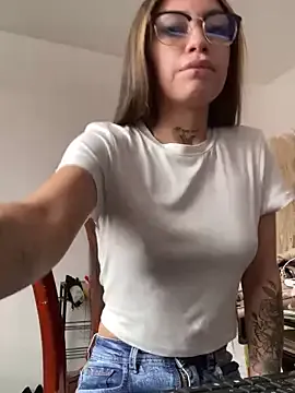 lia_xiomy_ – webcam model profile photo Image 6