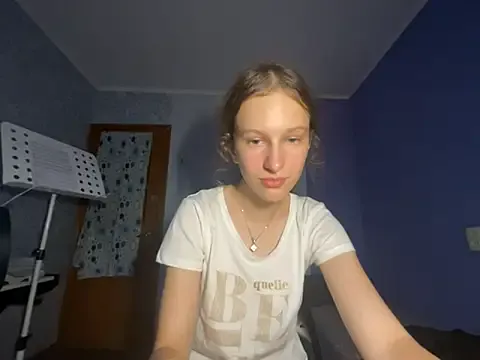 Layla_ly – webcam model profile photo Image 2