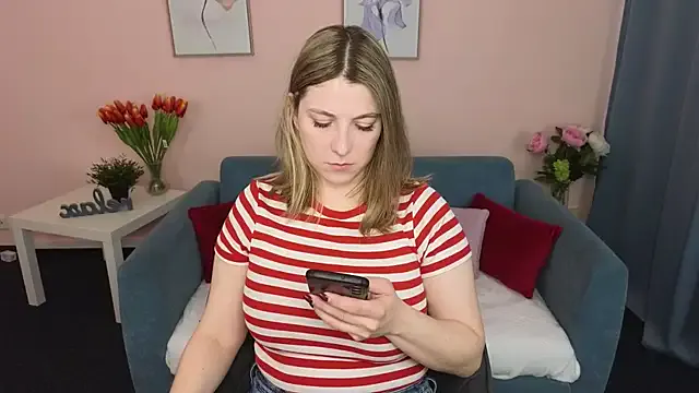 lucymagical – webcam model profile photo Image 5