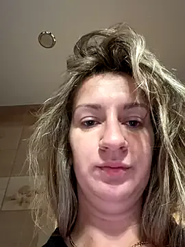 newMichelle – webcam model profile photo Image 16