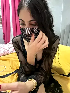 HoneyRay – webcam model profile photo Image 19