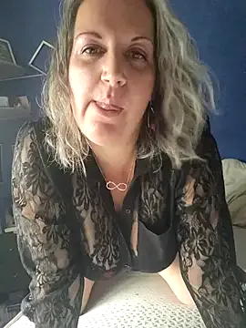 GFndBF – webcam model profile photo Image 8