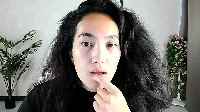 sanu_07 – webcam model profile photo Image 10