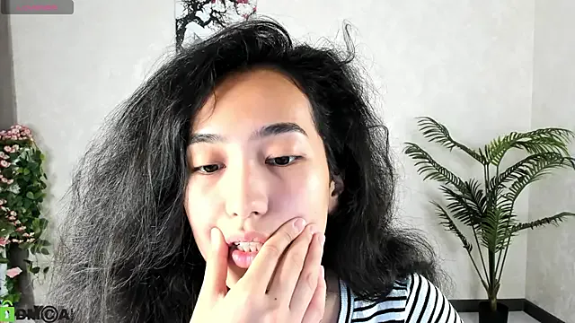 sanu_07 – webcam model profile photo Image 12