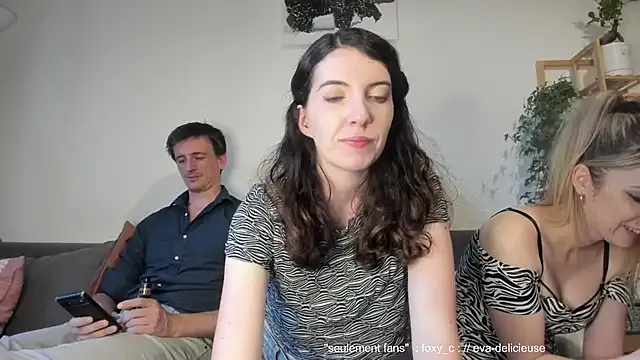 -teenytiny- – webcam model profile photo Image 10