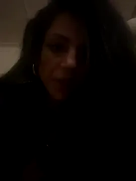 hot_wife_35 – webcam model profile photo Image 16