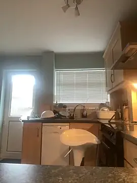 hot_wife_35 – webcam model profile photo Image 17