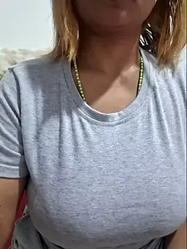 yesonee – webcam model profile photo Image 15