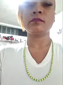 yesonee – webcam model profile photo Image 9