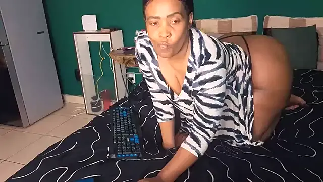 GiantBootyMilf Image 10
