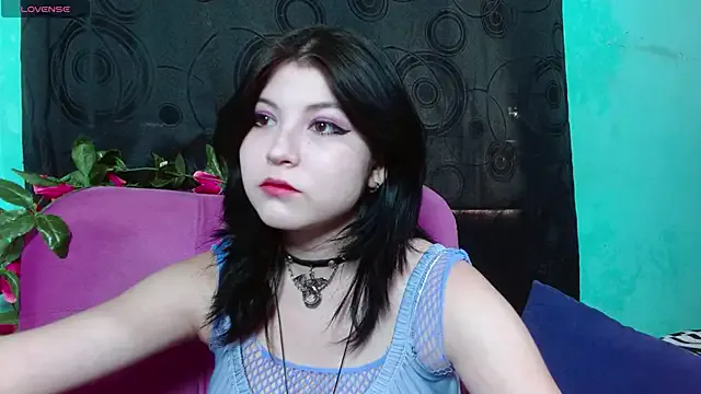 _Abril-Office1 – webcam model profile photo Image 4