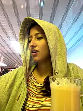 miamellycious – webcam model profile photo Image 5