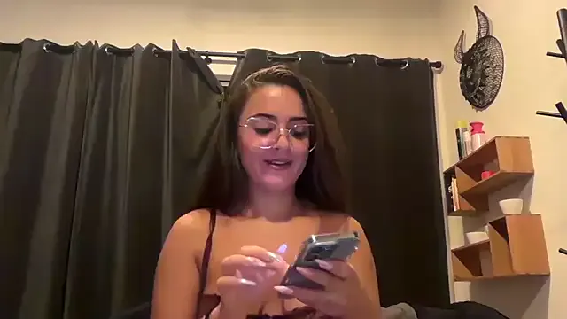 liaglamour – webcam model profile photo Image 13