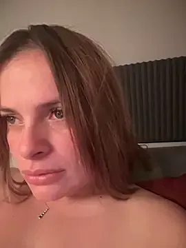 Almmaxxxx – webcam model profile photo Image 3