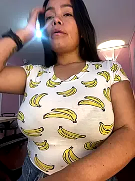 emma_tour – webcam model profile photo Image 11