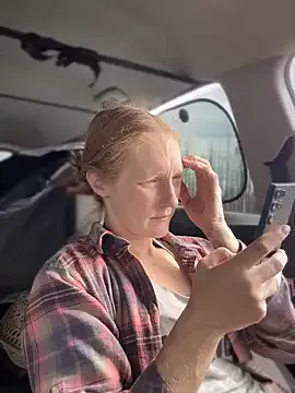 honey_sunshine – webcam model profile photo Image 4