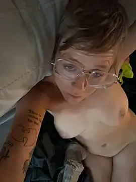 mc-Olivia – webcam model profile photo Image 10