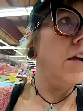 mc-Olivia – webcam model profile photo Image 5